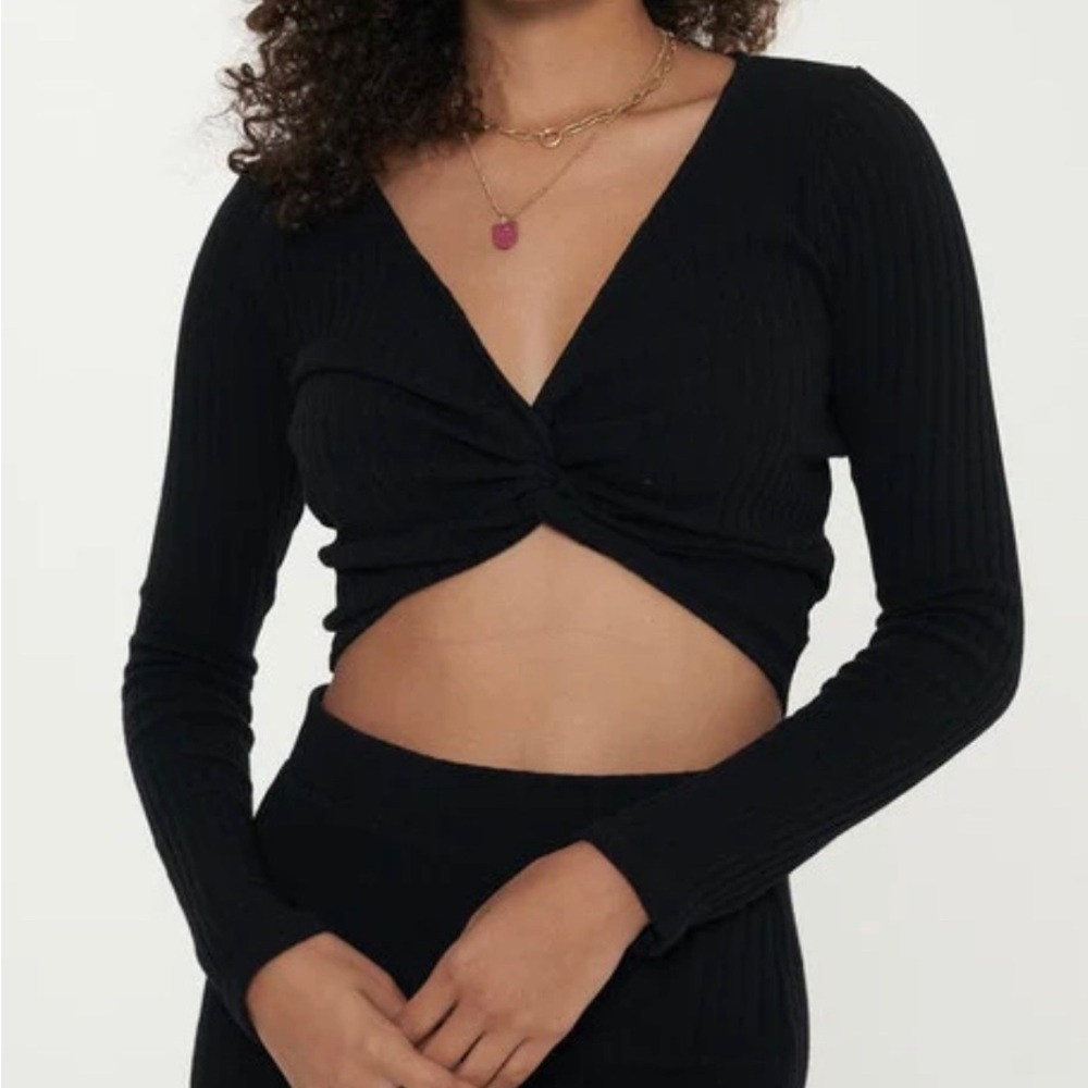 Project Social T Blanca twist front crop top black 48